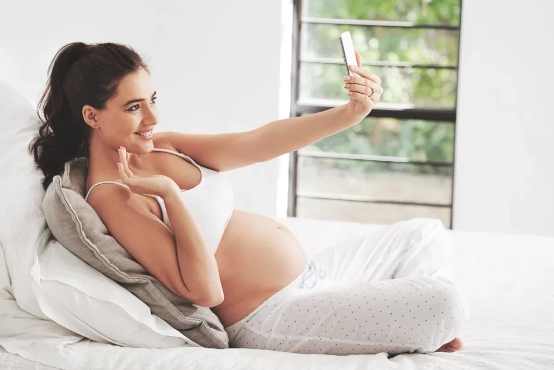 Quelles démarches et examens sont nécessaires lors du deuxième trimestre de grossesse ?