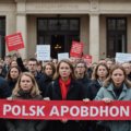 découvrez les nouvelles restrictions sur la clause de conscience liées à l'avortement en pologne. restez informé sur les changements législatifs potentiels.